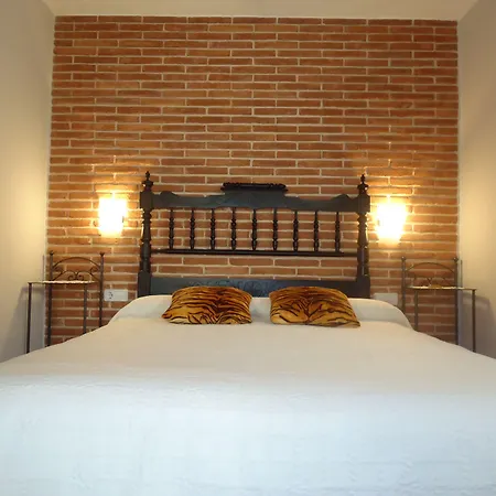 בית הארחה Casa Laure Y Mª Jose 2*