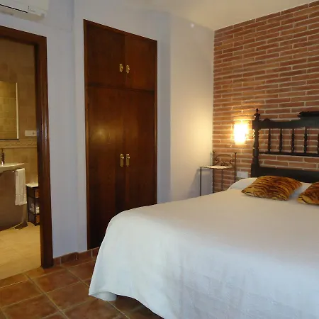 Casa Laure Y Mª Jose בית הארחה 2*